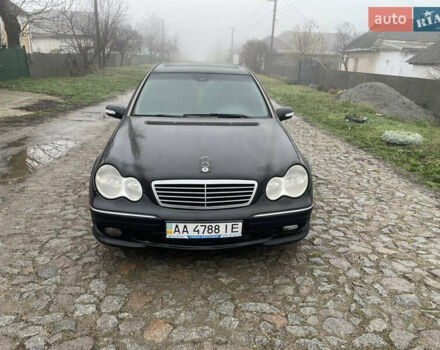 Чорний Мерседес Ц-Клас, об'ємом двигуна 1.8 л та пробігом 353 тис. км за 5999 $, фото 9 на Automoto.ua