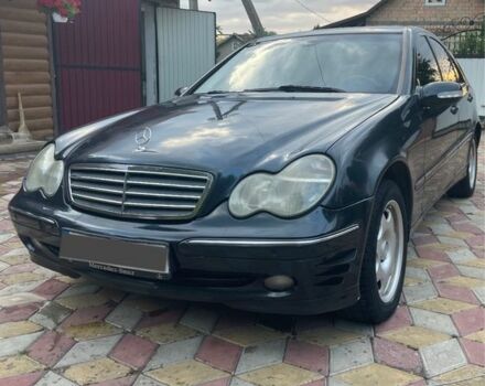 Чорний Мерседес Ц-Клас, об'ємом двигуна 2.2 л та пробігом 320 тис. км за 5300 $, фото 1 на Automoto.ua