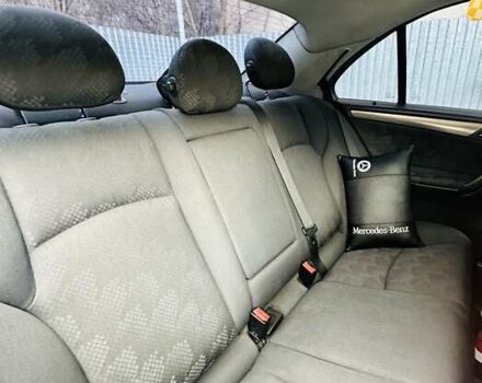 Мерседес Ц-Клас 2004 у Рахове на Automoto.ua Чорний Мерседес Ц-Клас, об'ємом двигуна 1.8 л та пробігом 320 тис. км за 5000 $, фото 11 на Automoto.ua