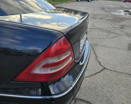 Черный Мерседес Ц-Класс, объемом двигателя 1.8 л и пробегом 338 тыс. км за 4500 $, фото 19 на Automoto.ua