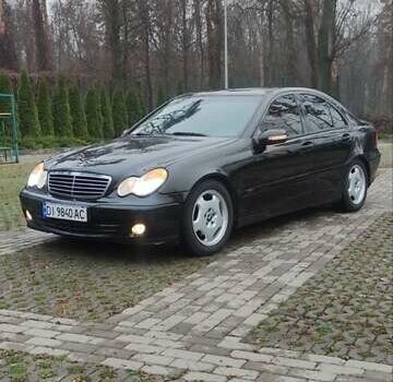 Чорний Мерседес Ц-Клас, об'ємом двигуна 2.2 л та пробігом 269 тис. км за 5850 $, фото 11 на Automoto.ua