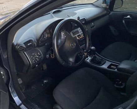 Мерседес Ц-Класс 2004 в Балте на Automoto.ua Черный Мерседес Ц-Класс, объемом двигателя 1.8 л и пробегом 302 тыс. км за 6100 $, фото 3 на Automoto.ua