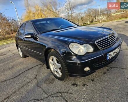 Черный Мерседес Ц-Класс, объемом двигателя 1.8 л и пробегом 338 тыс. км за 4500 $, фото 8 на Automoto.ua