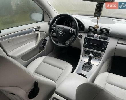 Чорний Мерседес Ц-Клас, об'ємом двигуна 1.8 л та пробігом 353 тис. км за 5999 $, фото 19 на Automoto.ua