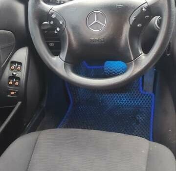 Чорний Мерседес Ц-Клас, об'ємом двигуна 2.2 л та пробігом 269 тис. км за 5850 $, фото 22 на Automoto.ua