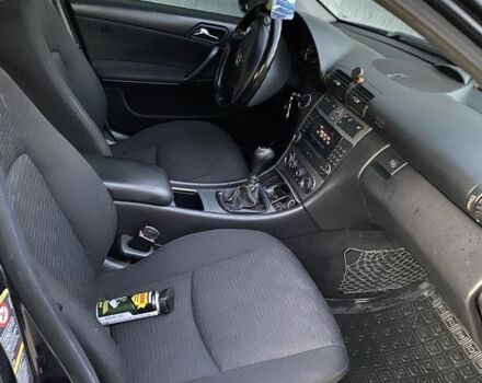 Мерседес Ц-Класс 2004 в Балте на Automoto.ua Черный Мерседес Ц-Класс, объемом двигателя 1.8 л и пробегом 302 тыс. км за 6100 $, фото 4 на Automoto.ua