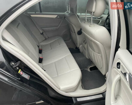 Чорний Мерседес Ц-Клас, об'ємом двигуна 1.8 л та пробігом 353 тис. км за 5999 $, фото 18 на Automoto.ua