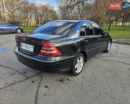 Черный Мерседес Ц-Класс, объемом двигателя 1.8 л и пробегом 338 тыс. км за 4500 $, фото 12 на Automoto.ua