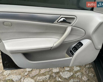 Чорний Мерседес Ц-Клас, об'ємом двигуна 1.8 л та пробігом 353 тис. км за 5999 $, фото 15 на Automoto.ua