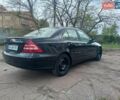 Черный Мерседес Ц-Класс, объемом двигателя 1.8 л и пробегом 288 тыс. км за 5000 $, фото 27 на Automoto.ua