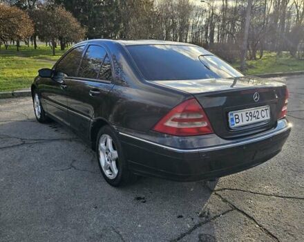 Черный Мерседес Ц-Класс, объемом двигателя 1.8 л и пробегом 338 тыс. км за 4500 $, фото 20 на Automoto.ua