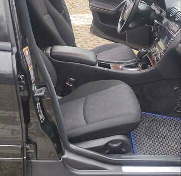 Чорний Мерседес Ц-Клас, об'ємом двигуна 2.2 л та пробігом 269 тис. км за 5850 $, фото 15 на Automoto.ua