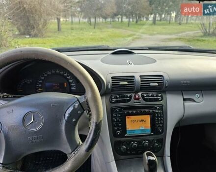 Черный Мерседес Ц-Класс, объемом двигателя 1.8 л и пробегом 338 тыс. км за 4500 $, фото 28 на Automoto.ua