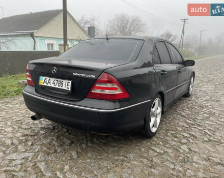 Чорний Мерседес Ц-Клас, об'ємом двигуна 1.8 л та пробігом 353 тис. км за 5999 $, фото 11 на Automoto.ua