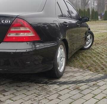 Чорний Мерседес Ц-Клас, об'ємом двигуна 2.2 л та пробігом 269 тис. км за 5850 $, фото 4 на Automoto.ua