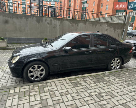 Черный Мерседес Ц-Класс, объемом двигателя 1.8 л и пробегом 280 тыс. км за 5700 $, фото 1 на Automoto.ua