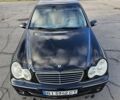Черный Мерседес Ц-Класс, объемом двигателя 1.8 л и пробегом 338 тыс. км за 4500 $, фото 5 на Automoto.ua