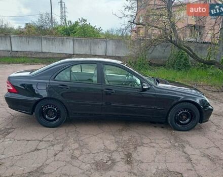 Черный Мерседес Ц-Класс, объемом двигателя 1.8 л и пробегом 288 тыс. км за 7300 $, фото 24 на Automoto.ua
