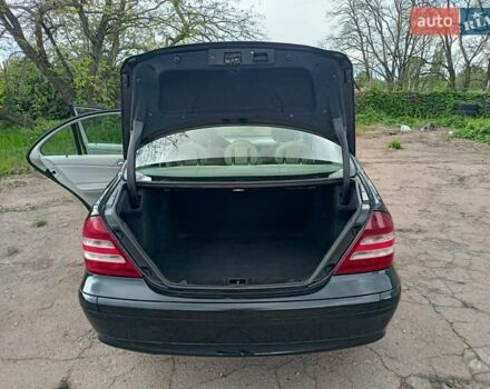 Черный Мерседес Ц-Класс, объемом двигателя 1.8 л и пробегом 288 тыс. км за 5000 $, фото 13 на Automoto.ua