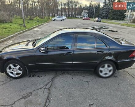 Черный Мерседес Ц-Класс, объемом двигателя 1.8 л и пробегом 338 тыс. км за 4500 $, фото 23 на Automoto.ua