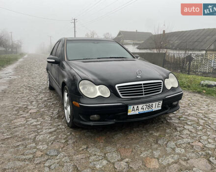 Чорний Мерседес Ц-Клас, об'ємом двигуна 1.8 л та пробігом 353 тис. км за 5999 $, фото 10 на Automoto.ua