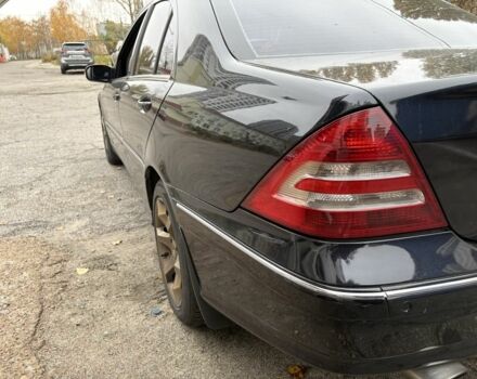 Чорний Мерседес Ц-Клас, об'ємом двигуна 1.8 л та пробігом 302 тис. км за 7800 $, фото 6 на Automoto.ua