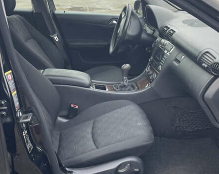 Чорний Мерседес Ц-Клас, об'ємом двигуна 1.8 л та пробігом 218 тис. км за 5500 $, фото 4 на Automoto.ua