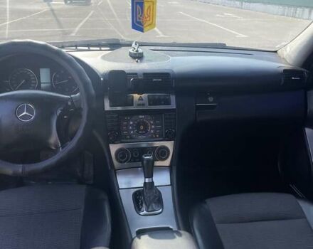 Черный Мерседес Ц-Класс, объемом двигателя 1.8 л и пробегом 277 тыс. км за 6500 $, фото 6 на Automoto.ua