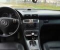 Черный Мерседес Ц-Класс, объемом двигателя 1.8 л и пробегом 390 тыс. км за 4700 $, фото 12 на Automoto.ua