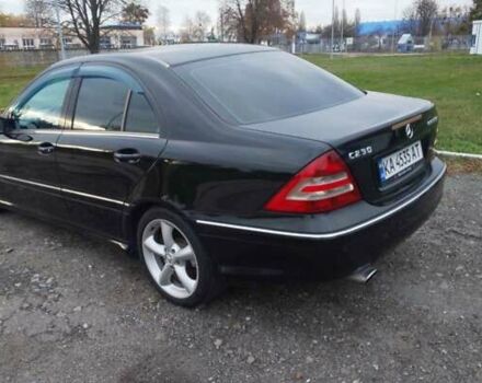 Черный Мерседес Ц-Класс, объемом двигателя 1.8 л и пробегом 390 тыс. км за 4700 $, фото 5 на Automoto.ua