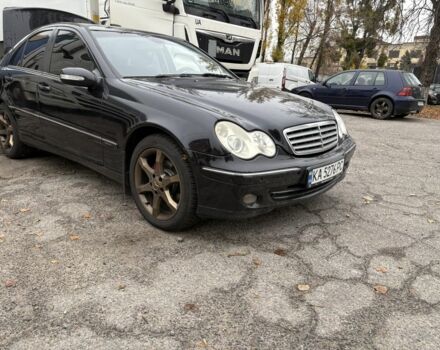 Чорний Мерседес Ц-Клас, об'ємом двигуна 1.8 л та пробігом 302 тис. км за 7800 $, фото 2 на Automoto.ua
