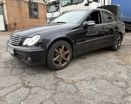 Чорний Мерседес Ц-Клас, об'ємом двигуна 1.8 л та пробігом 302 тис. км за 7800 $, фото 1 на Automoto.ua