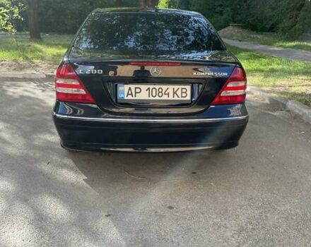Черный Мерседес Ц-Класс, объемом двигателя 1.8 л и пробегом 277 тыс. км за 6500 $, фото 1 на Automoto.ua