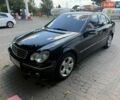 Чорний Мерседес Ц-Клас, об'ємом двигуна 1.8 л та пробігом 345 тис. км за 5000 $, фото 1 на Automoto.ua