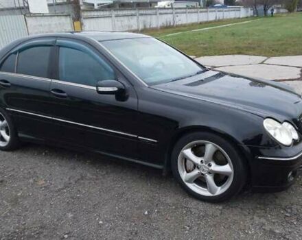 Черный Мерседес Ц-Класс, объемом двигателя 1.8 л и пробегом 390 тыс. км за 4700 $, фото 8 на Automoto.ua