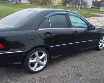 Черный Мерседес Ц-Класс, объемом двигателя 1.8 л и пробегом 390 тыс. км за 4700 $, фото 11 на Automoto.ua
