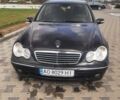 Чорний Мерседес Ц-Клас, об'ємом двигуна 3 л та пробігом 303 тис. км за 8200 $, фото 1 на Automoto.ua