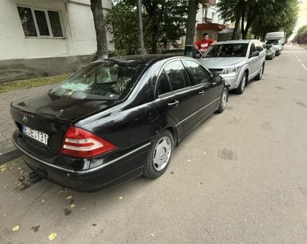 Черный Мерседес Ц-Класс, объемом двигателя 2.2 л и пробегом 357 тыс. км за 1700 $, фото 3 на Automoto.ua