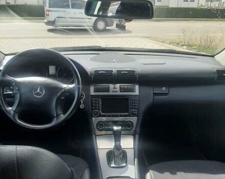 Чорний Мерседес Ц-Клас, об'ємом двигуна 3 л та пробігом 303 тис. км за 8200 $, фото 7 на Automoto.ua