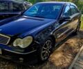 Черный Мерседес Ц-Класс, объемом двигателя 1.8 л и пробегом 268 тыс. км за 4800 $, фото 1 на Automoto.ua