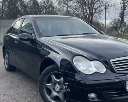 Чорний Мерседес Ц-Клас, об'ємом двигуна 1.8 л та пробігом 218 тис. км за 5500 $, фото 1 на Automoto.ua