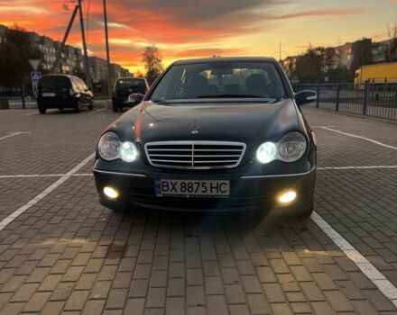 Чорний Мерседес Ц-Клас, об'ємом двигуна 1.8 л та пробігом 165 тис. км за 7500 $, фото 1 на Automoto.ua