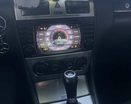 Черный Мерседес Ц-Класс, объемом двигателя 1.8 л и пробегом 277 тыс. км за 6500 $, фото 3 на Automoto.ua