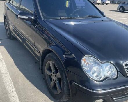 Черный Мерседес Ц-Класс, объемом двигателя 1.8 л и пробегом 277 тыс. км за 6500 $, фото 7 на Automoto.ua