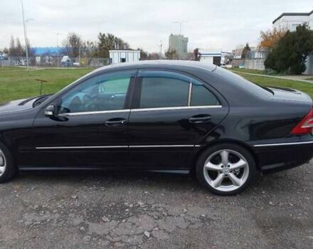 Черный Мерседес Ц-Класс, объемом двигателя 1.8 л и пробегом 390 тыс. км за 4700 $, фото 7 на Automoto.ua