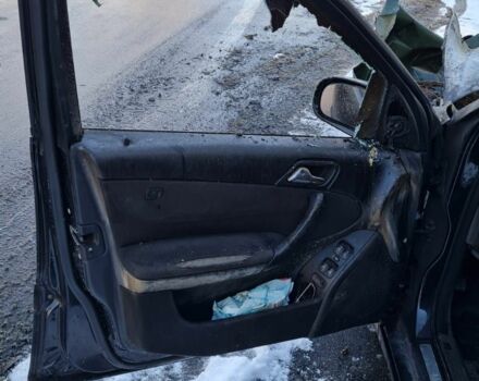 Чорний Мерседес Ц-Клас, об'ємом двигуна 0 л та пробігом 1 тис. км за 800 $, фото 3 на Automoto.ua