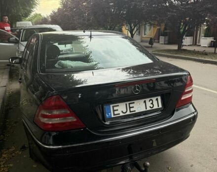 Черный Мерседес Ц-Класс, объемом двигателя 2.2 л и пробегом 357 тыс. км за 1700 $, фото 1 на Automoto.ua