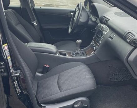 Чорний Мерседес Ц-Клас, об'ємом двигуна 1.8 л та пробігом 218 тис. км за 5500 $, фото 3 на Automoto.ua