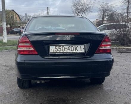Чорний Мерседес Ц-Клас, об'ємом двигуна 1.8 л та пробігом 218 тис. км за 5500 $, фото 1 на Automoto.ua