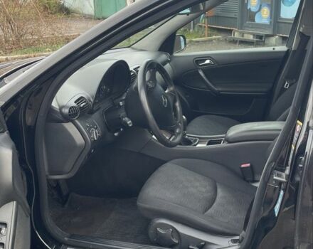 Чорний Мерседес Ц-Клас, об'ємом двигуна 1.8 л та пробігом 218 тис. км за 5500 $, фото 2 на Automoto.ua